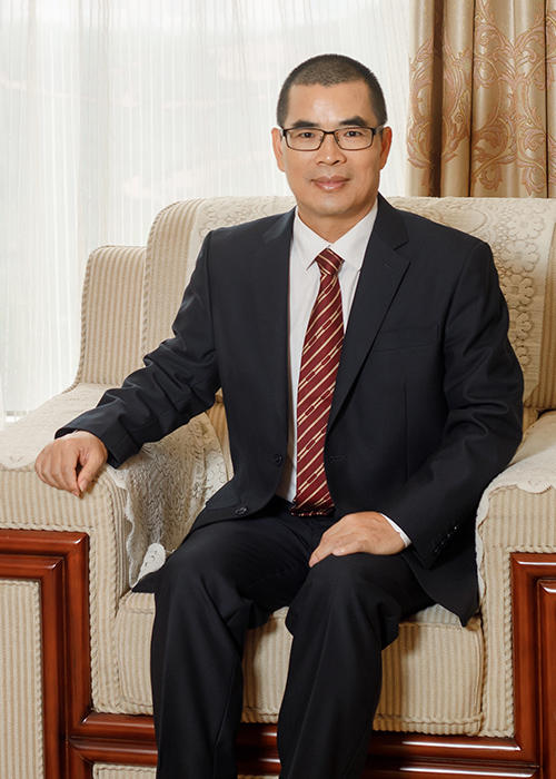 温志芬 现任尊龙中国公司集团股份有限公司董事长